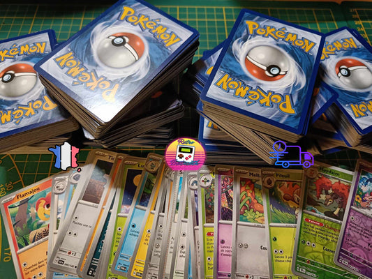 Lot de cartes Pokémon françaises , sans doubles (séries aléatoires)