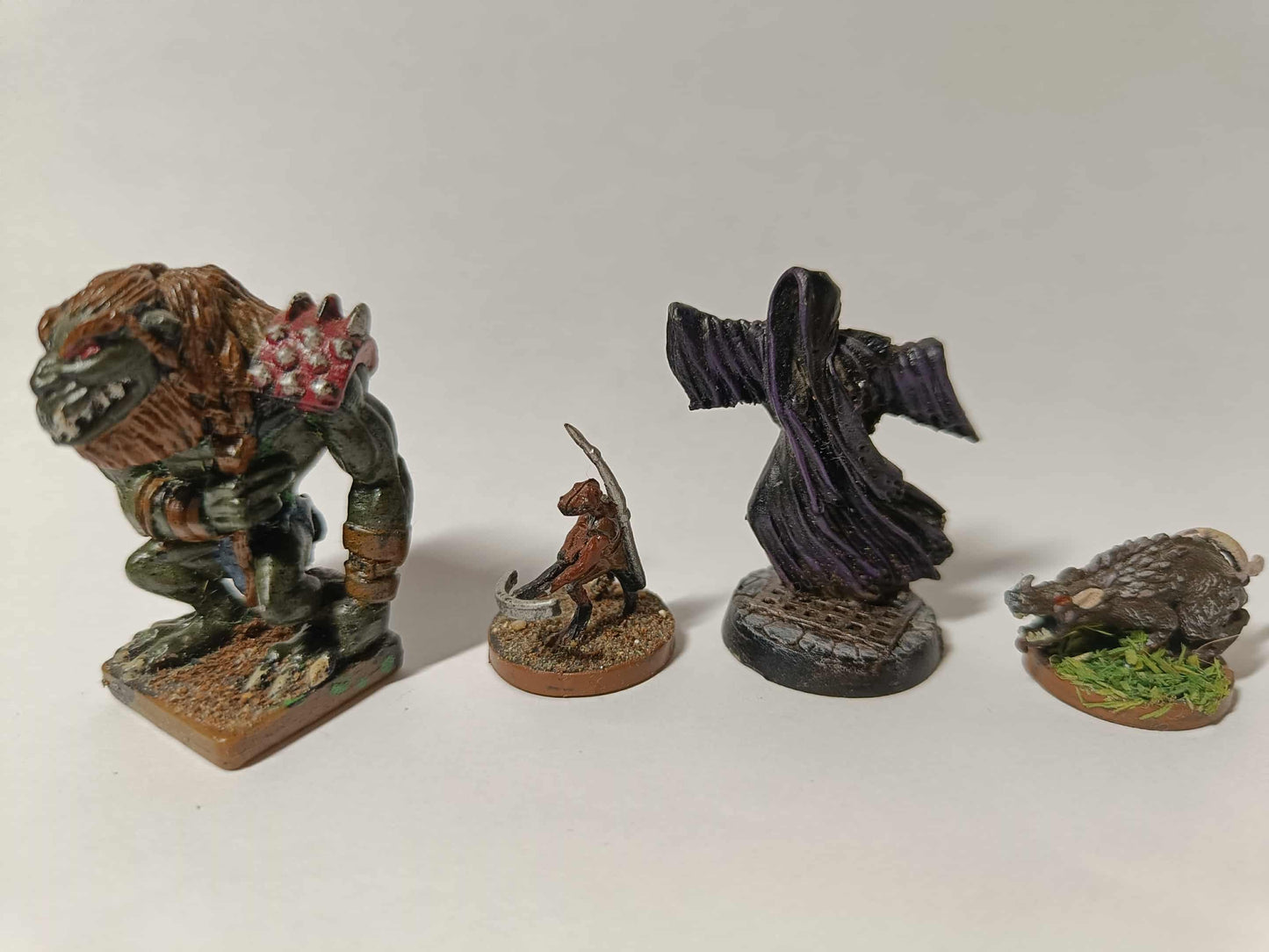 Mystery Box Fantasy – Figurines 28 mm type D&D – 3 figurines garanties + goodies