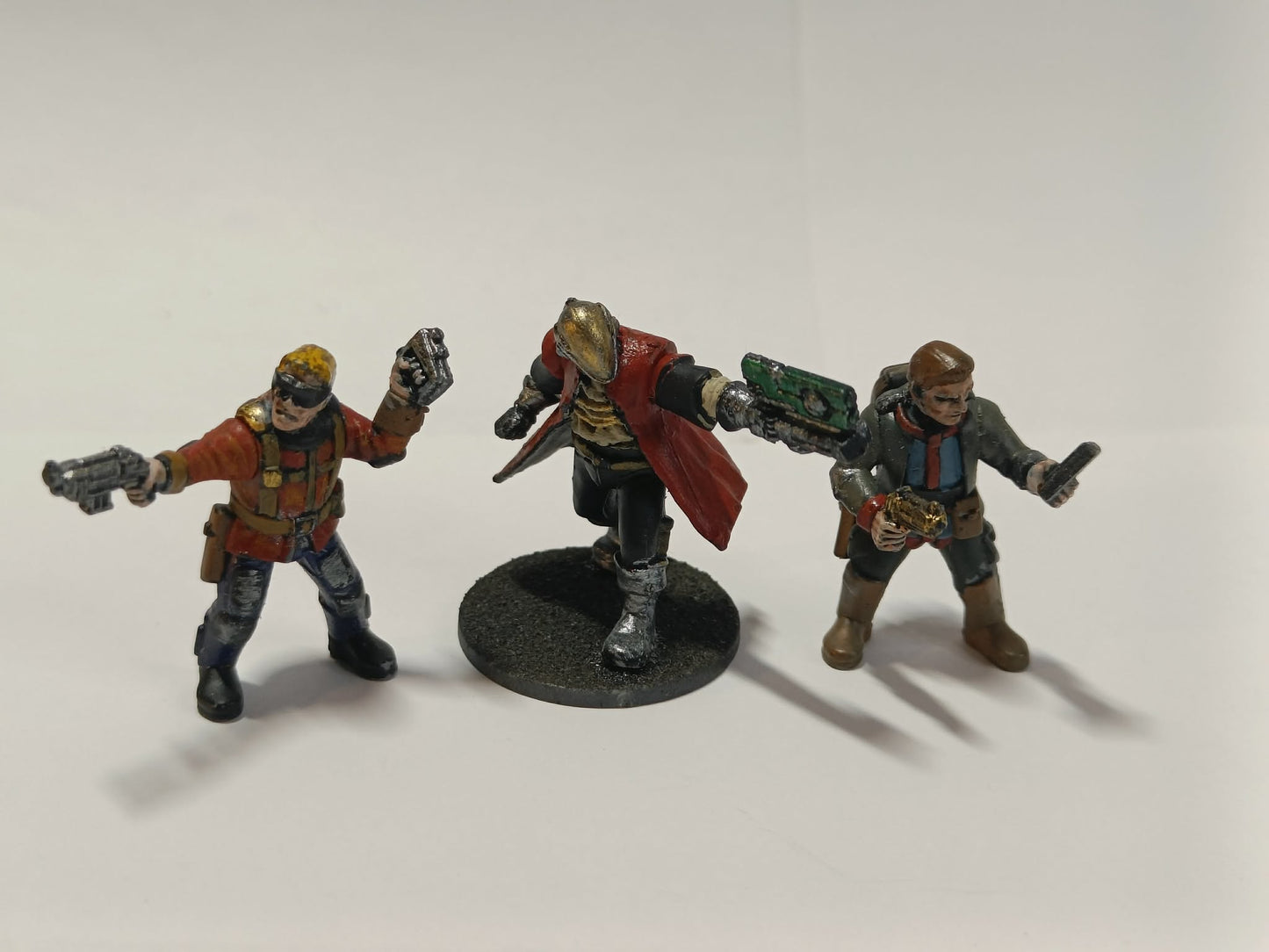 Mystery Box Sci-Fi – Figurines 28 mm & décors – 3 figurines garanties + goodies