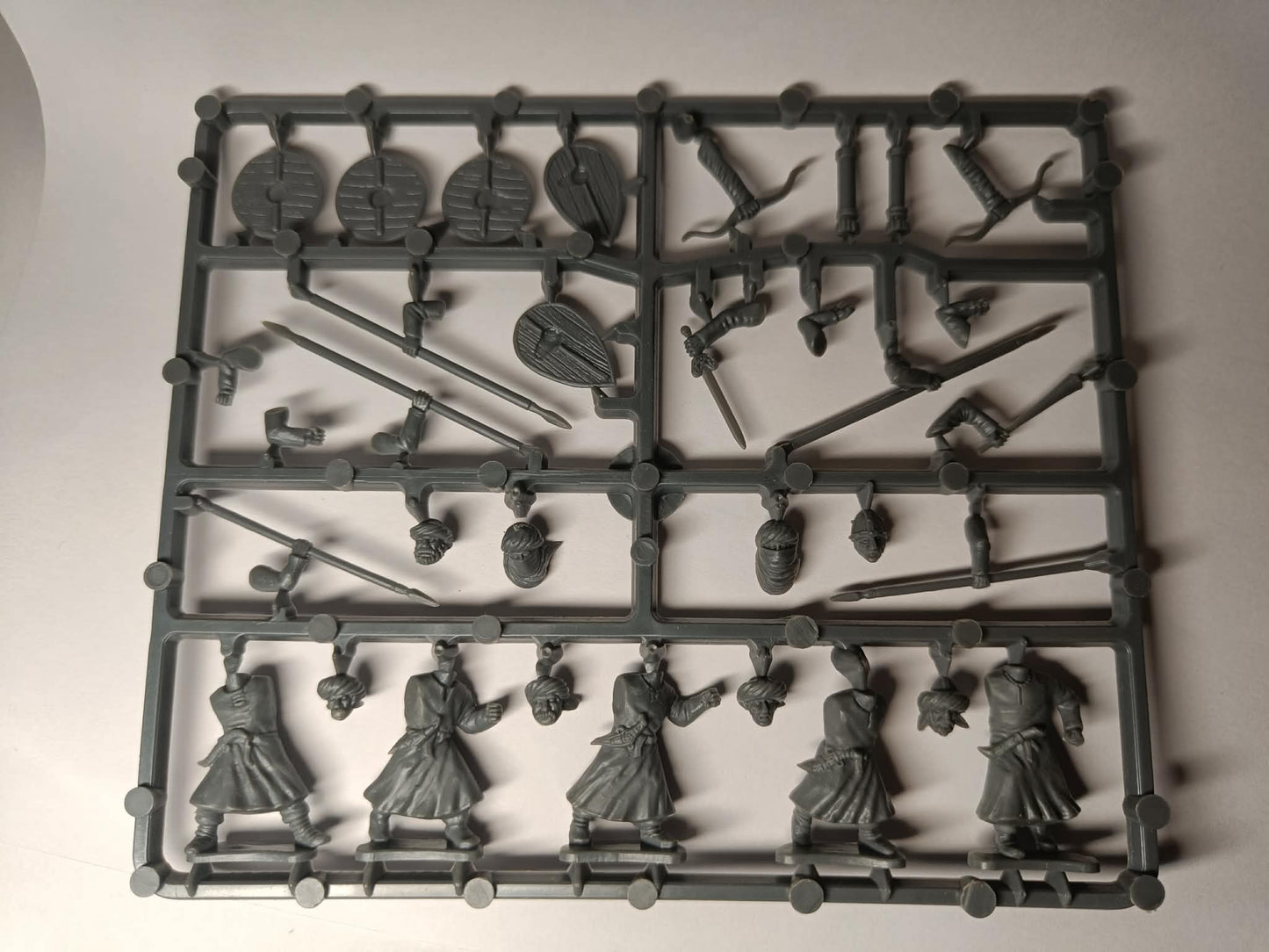 Grappe de 5 guerriers orientaux 25 mm – Figurines génériques