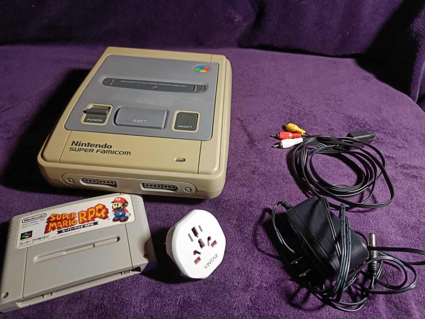 Console Super Famicom (Japonaise) – Avec cables , jeu et adaptateur